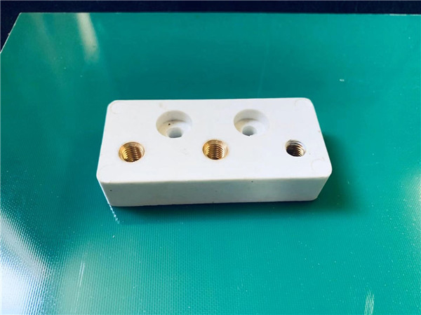 電機接線柱